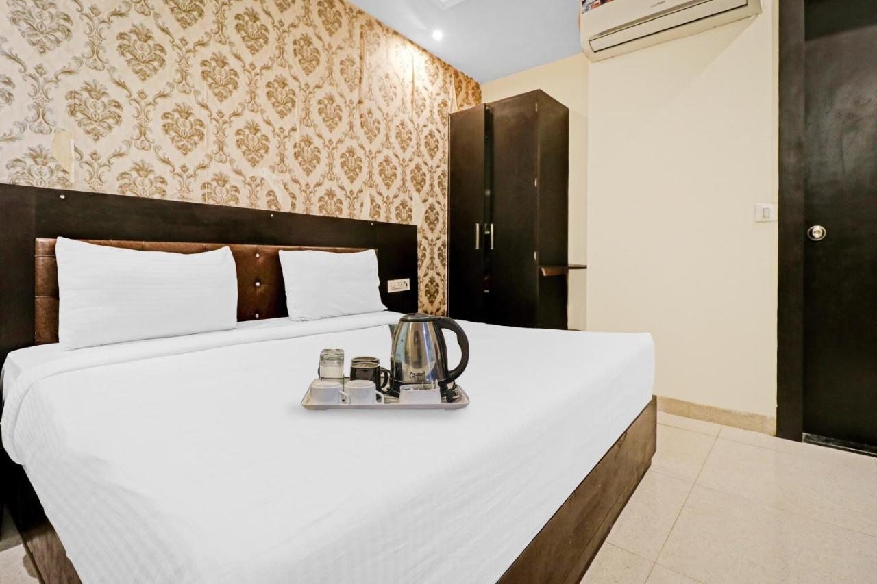Oyo 23368 Boutique Hotel Paragon Yeni Delhi Dış mekan fotoğraf