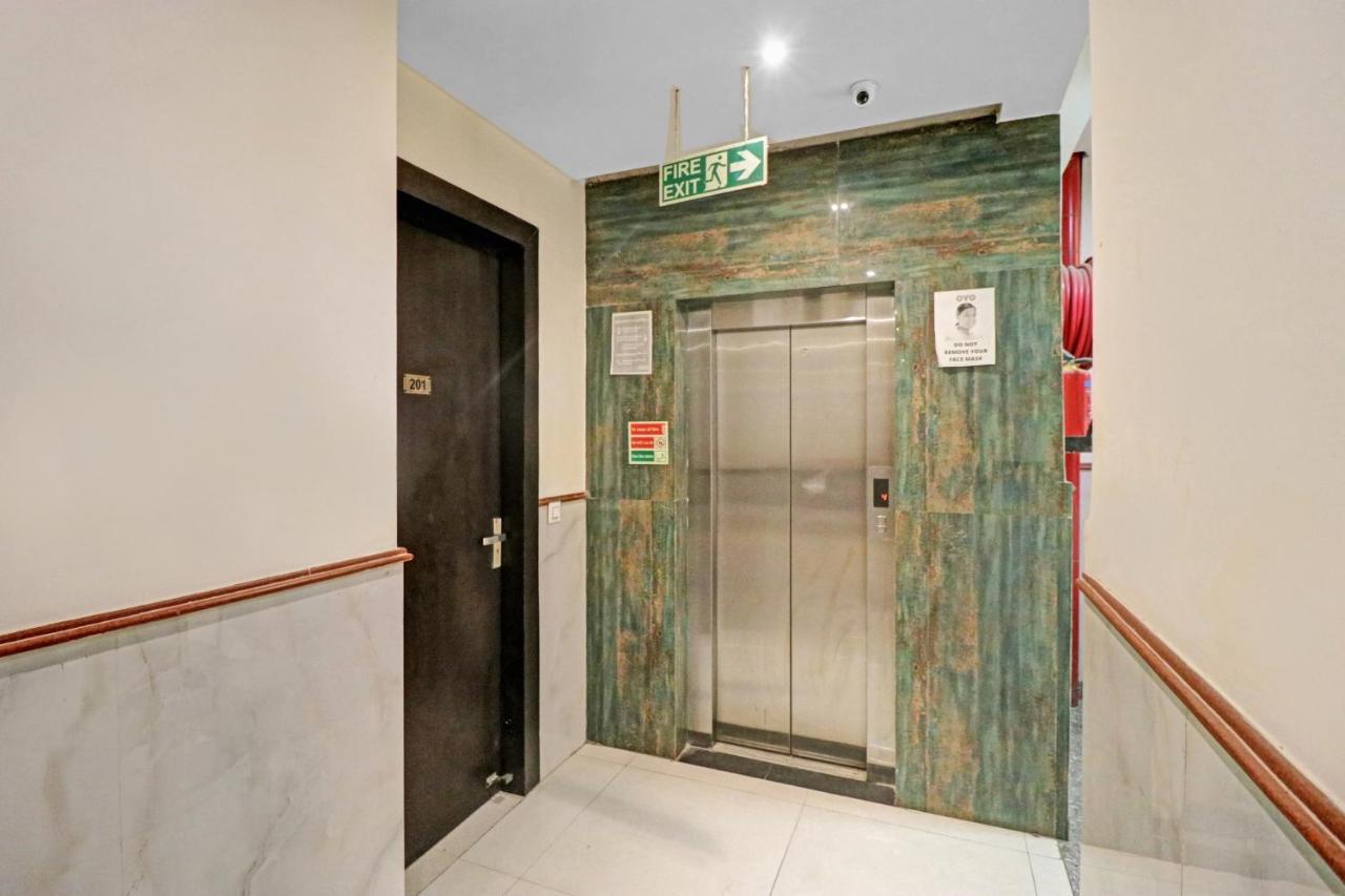 Oyo 23368 Boutique Hotel Paragon Yeni Delhi Dış mekan fotoğraf