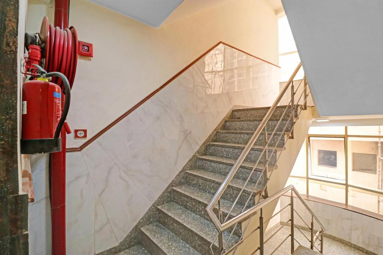 Oyo 23368 Boutique Hotel Paragon Yeni Delhi Dış mekan fotoğraf