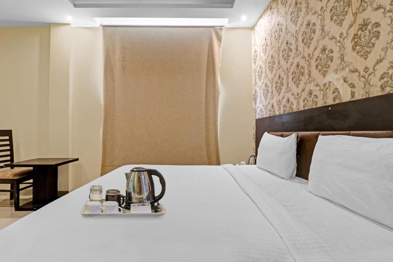 Oyo 23368 Boutique Hotel Paragon Yeni Delhi Dış mekan fotoğraf
