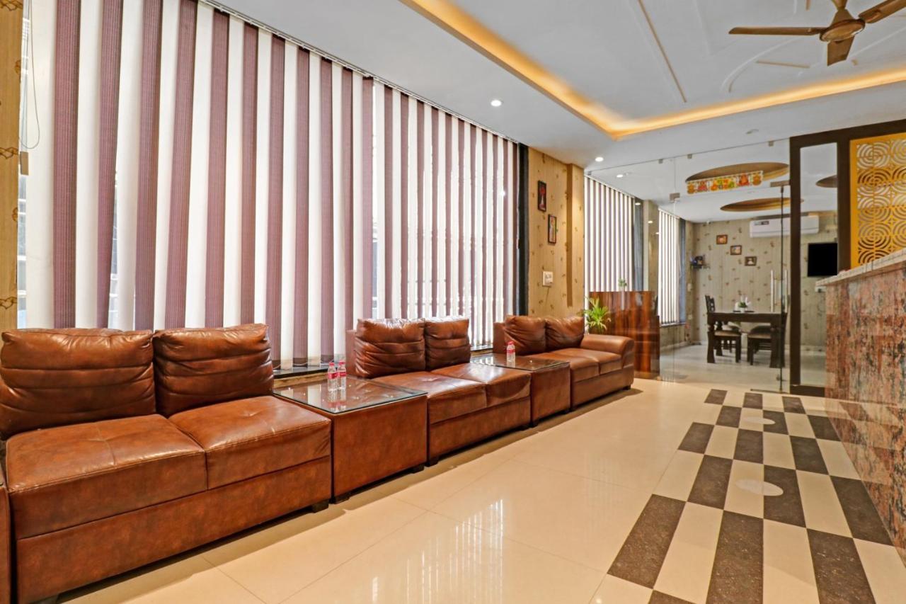 Oyo 23368 Boutique Hotel Paragon Yeni Delhi Dış mekan fotoğraf