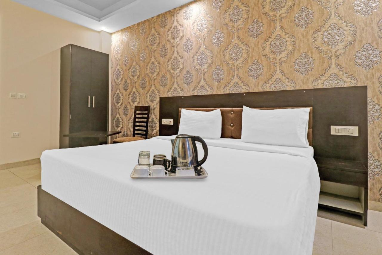 Oyo 23368 Boutique Hotel Paragon Yeni Delhi Dış mekan fotoğraf