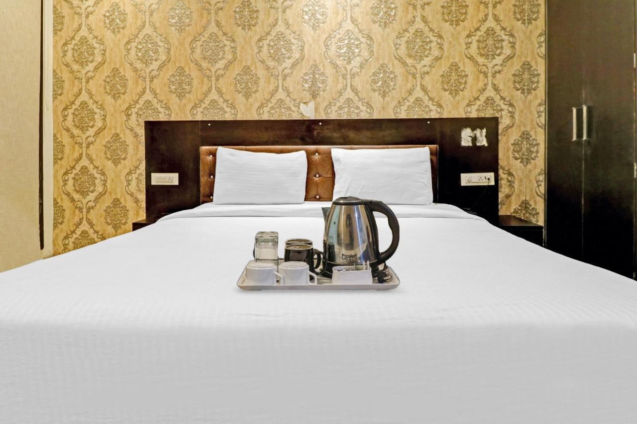 Oyo 23368 Boutique Hotel Paragon Yeni Delhi Dış mekan fotoğraf