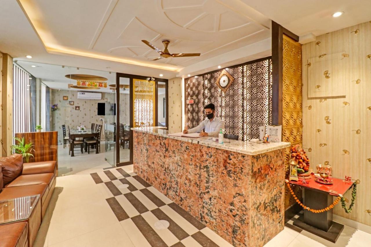 Oyo 23368 Boutique Hotel Paragon Yeni Delhi Dış mekan fotoğraf