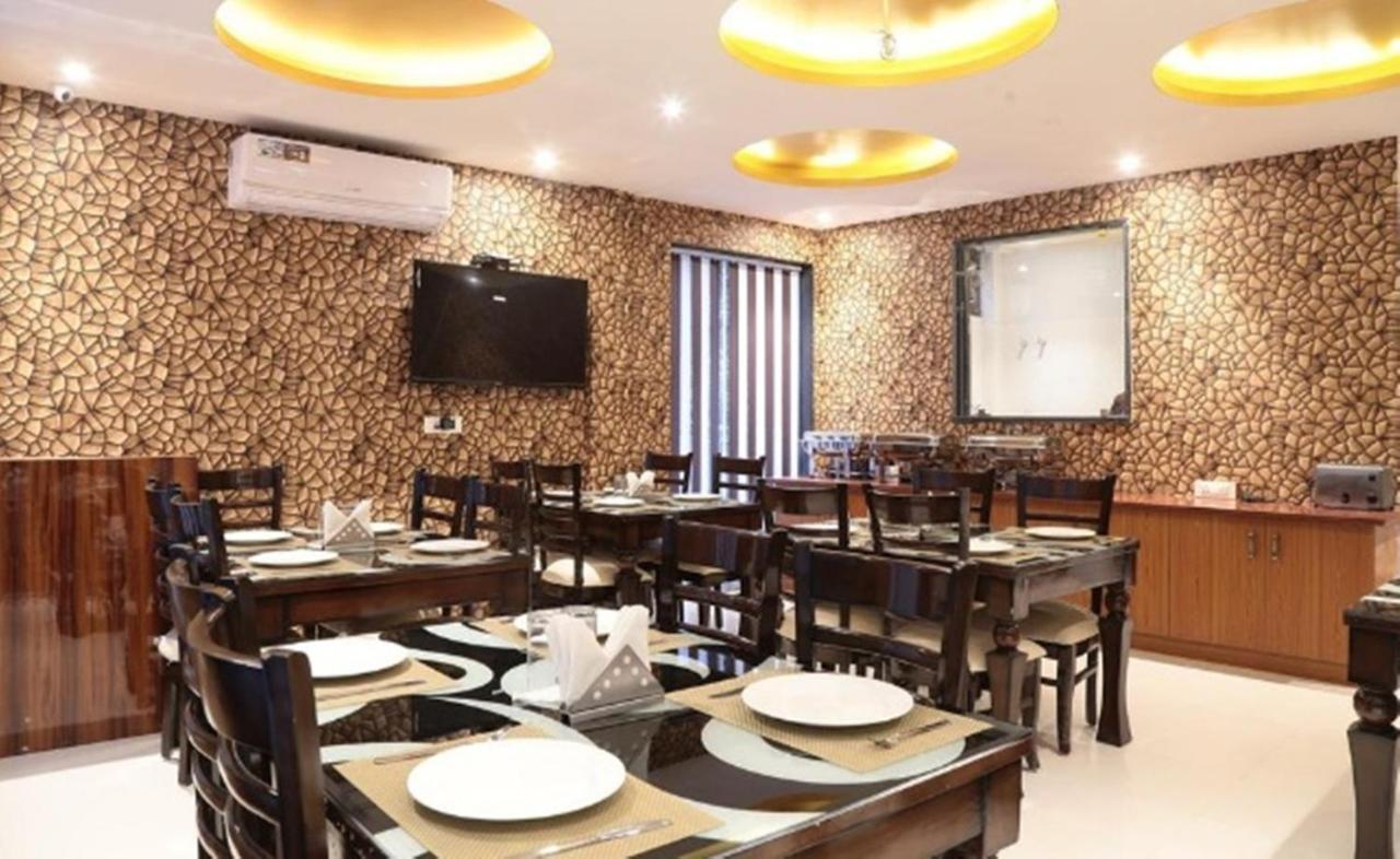 Oyo 23368 Boutique Hotel Paragon Yeni Delhi Dış mekan fotoğraf